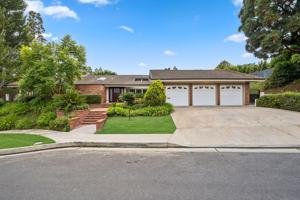 featured image of 17 Pinehurst Ln