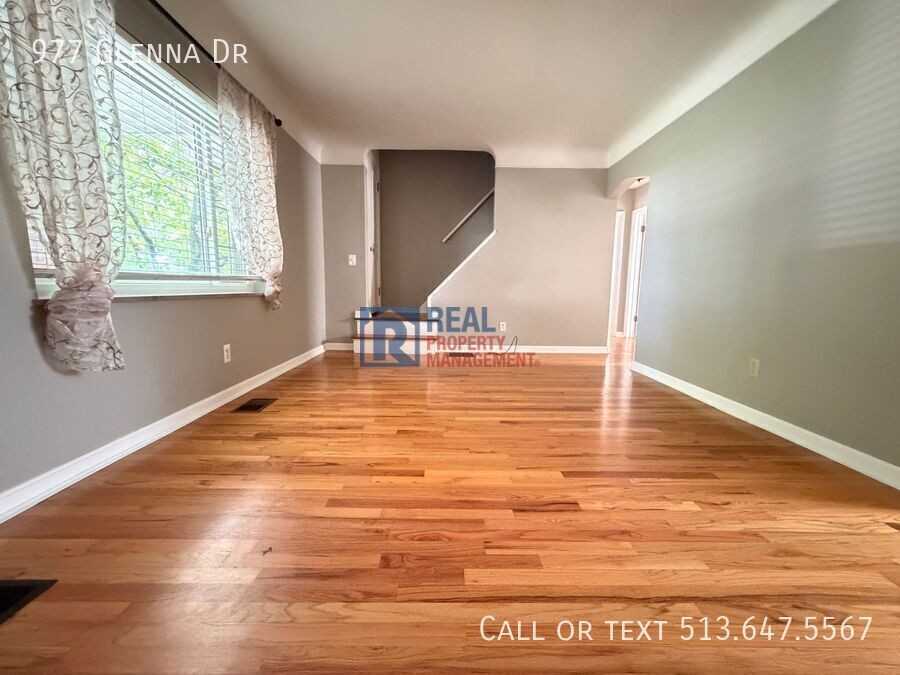 977 Glenna Dr - Photo 2 of 18