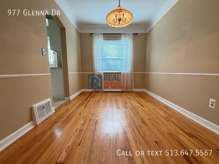 977 Glenna Dr - Photo 4 of 18