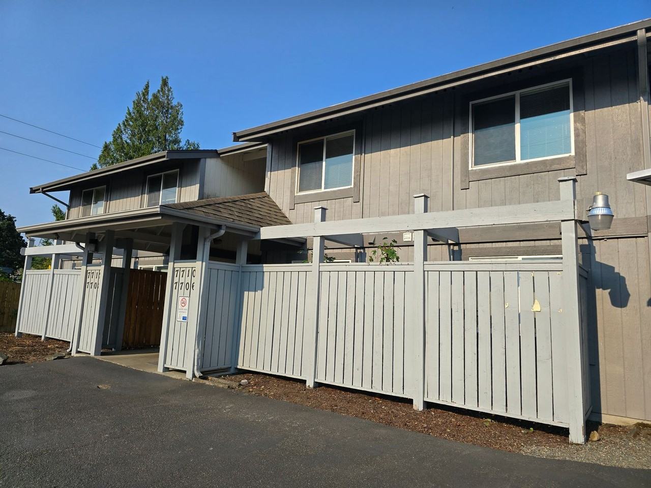 7710 Burgess St W - Photo 3 of 20
