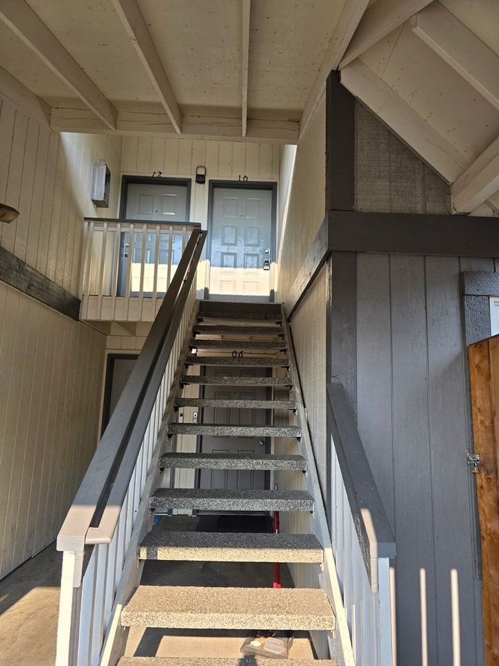 7710 Burgess St W - Photo 4 of 20