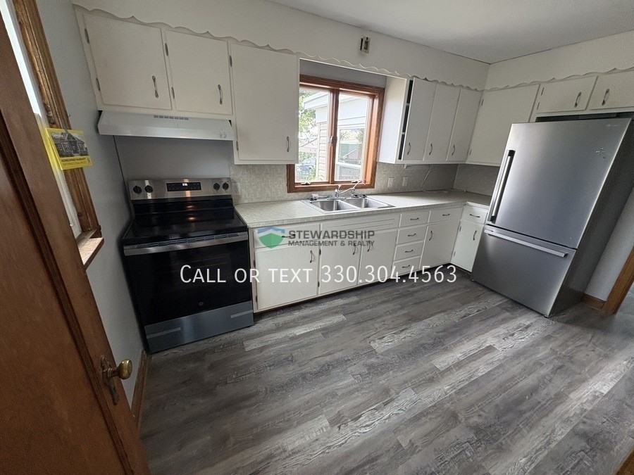 CARLISLE & - Photo 2 of 37