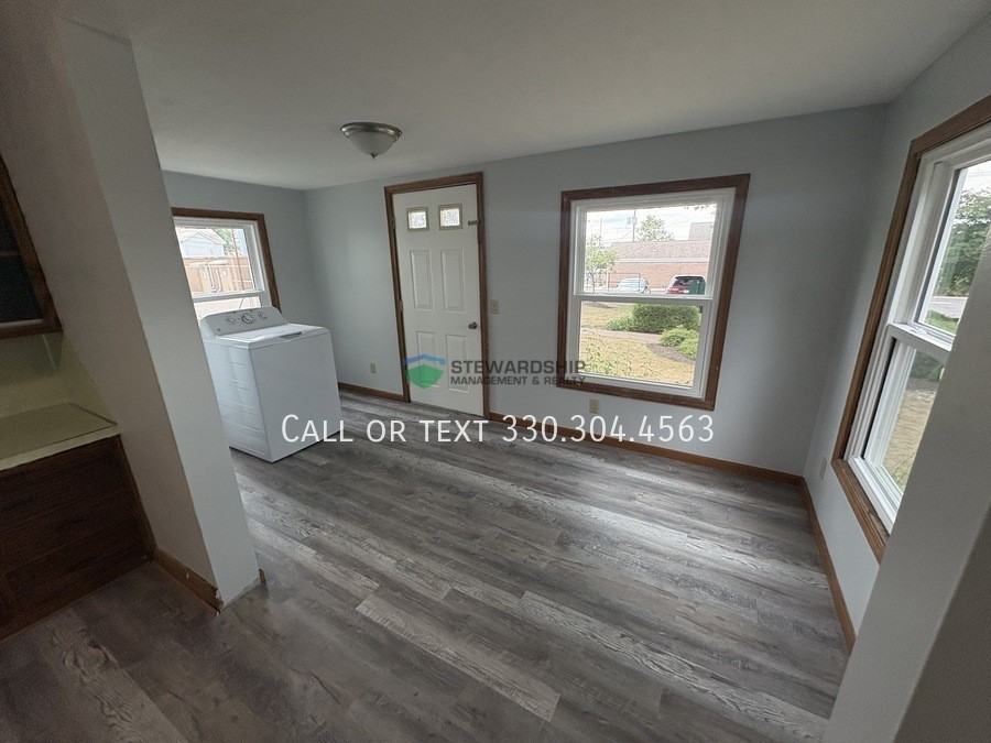 CARLISLE & - Photo 5 of 37