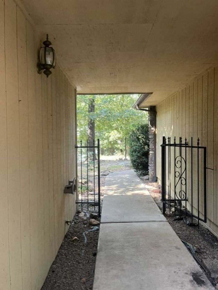 1 Curry Ln - Photo 2 of 25