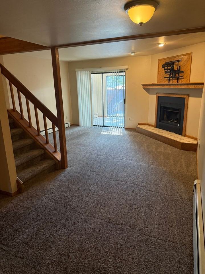 3131 Bell Dr - Photo 4 of 17