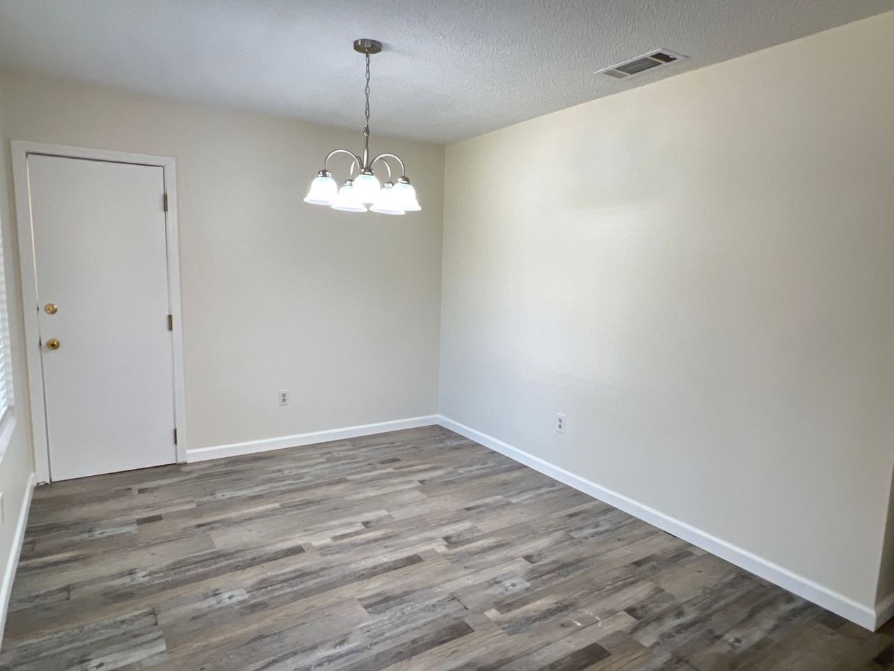 10917 Cave Ave - Photo 6 of 25