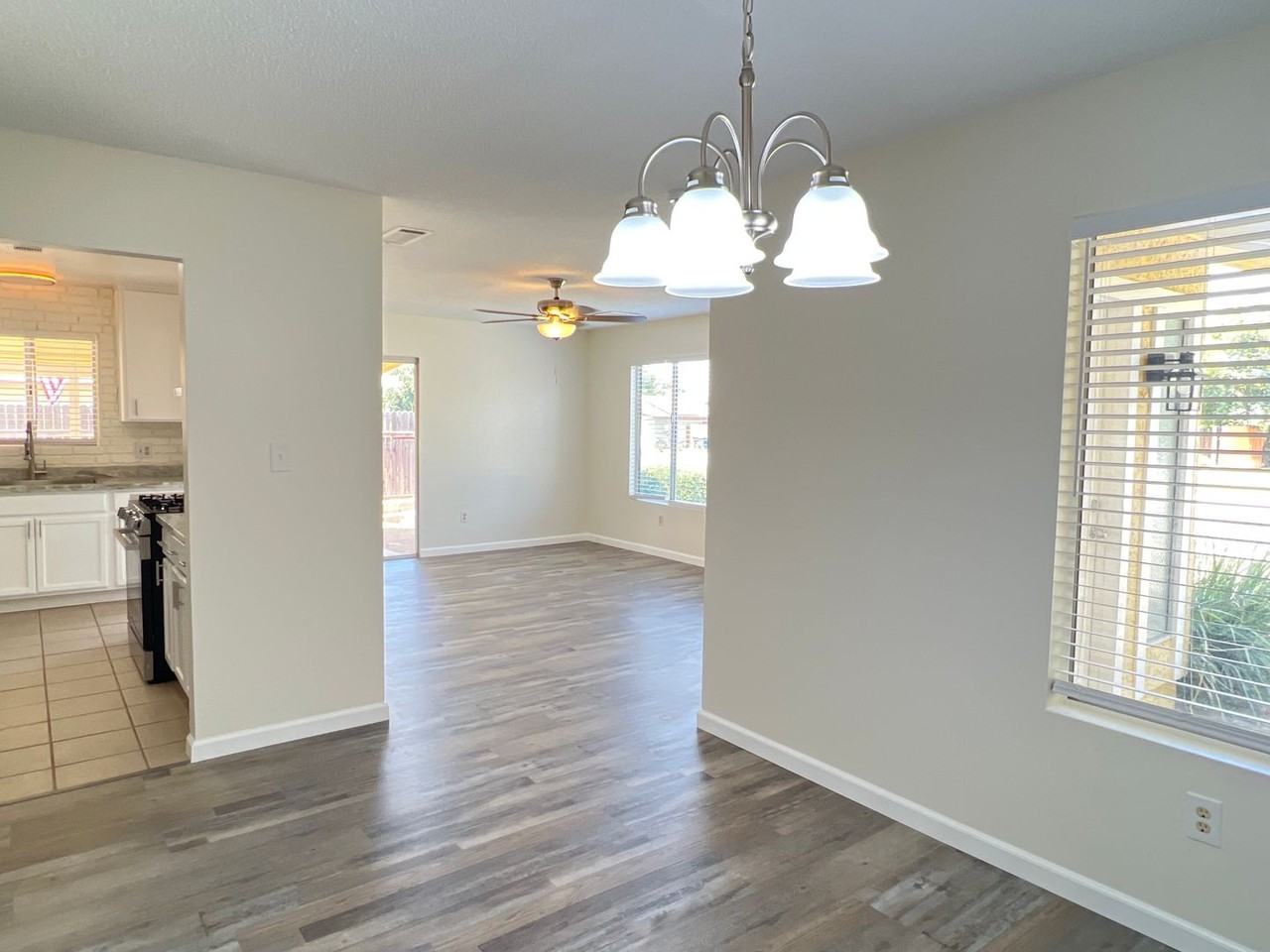 10917 Cave Ave - Photo 7 of 25