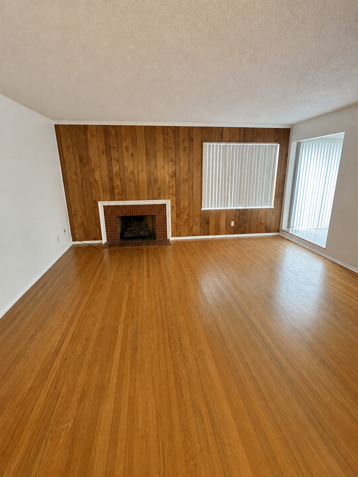 6741 Cherrywood Cir - Photo 2 of 7