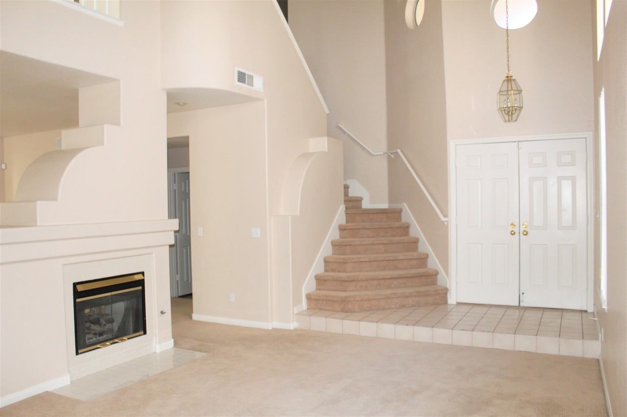 2241 Juniper Berry Dr - Photo 2 of 20