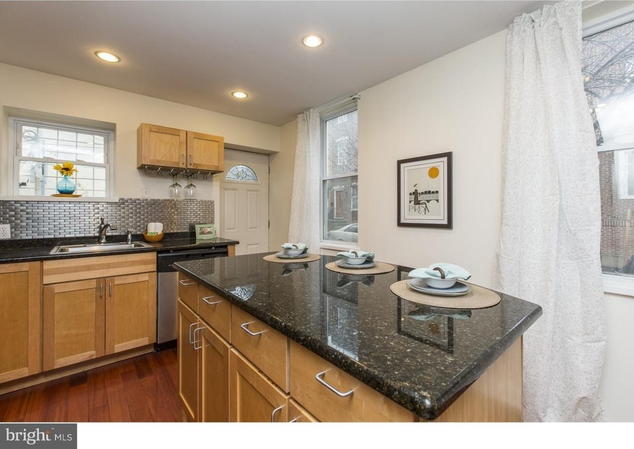 856 N 20th St - Photo 7 of 23