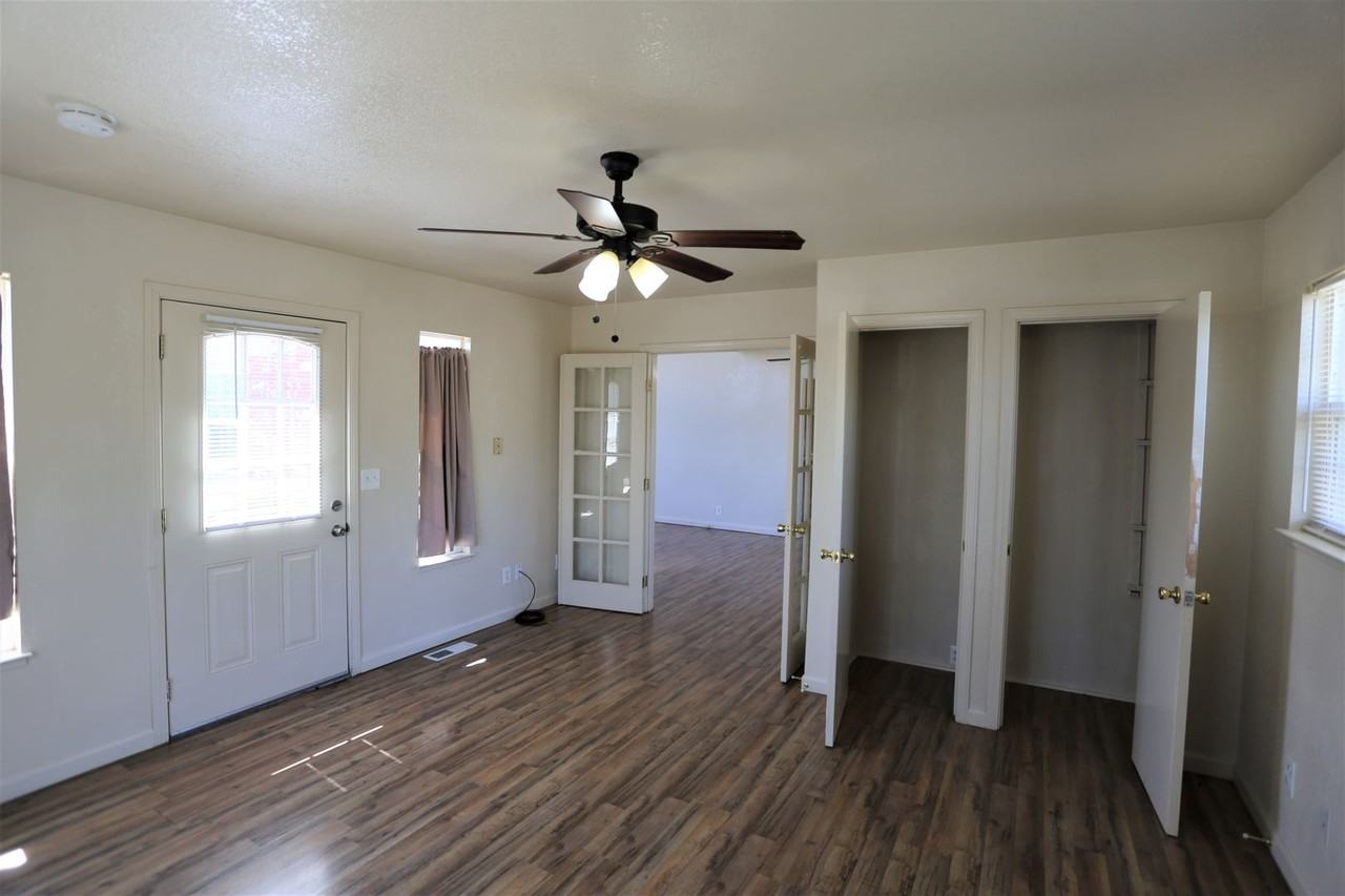 1613 Fig Ave #A - Photo 5 of 26