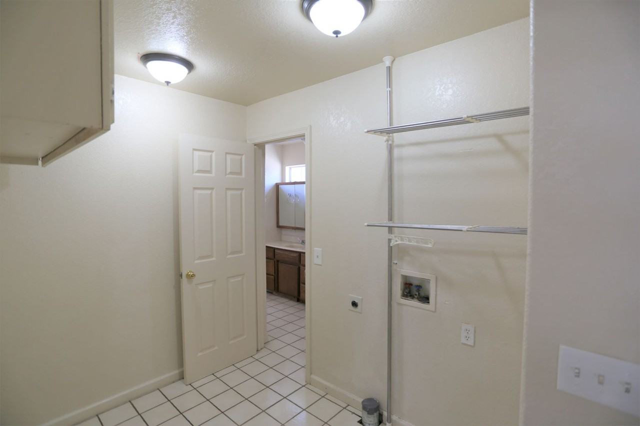 1613 Fig Ave #A - Photo 7 of 26
