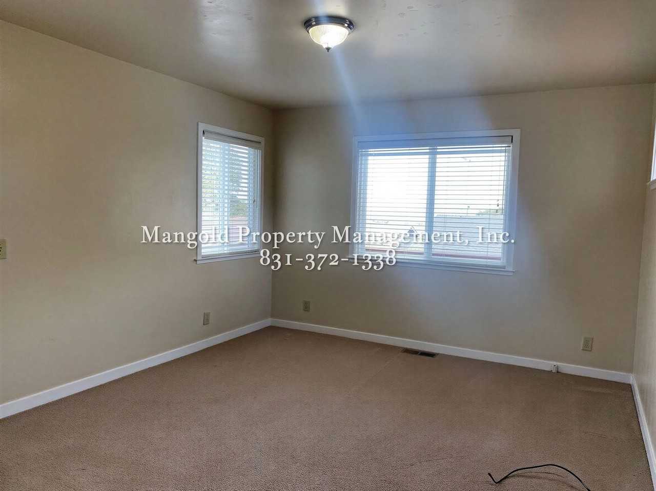 844 Newton St - Photo 5 of 15