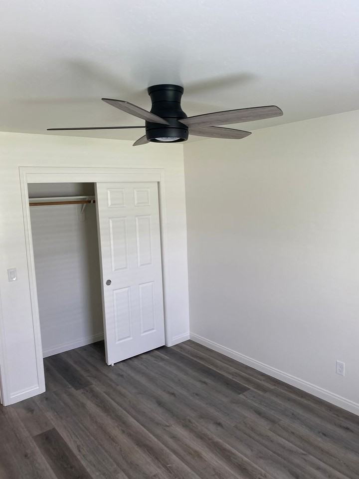 3201 Mesa Dr - Photo 3 of 10