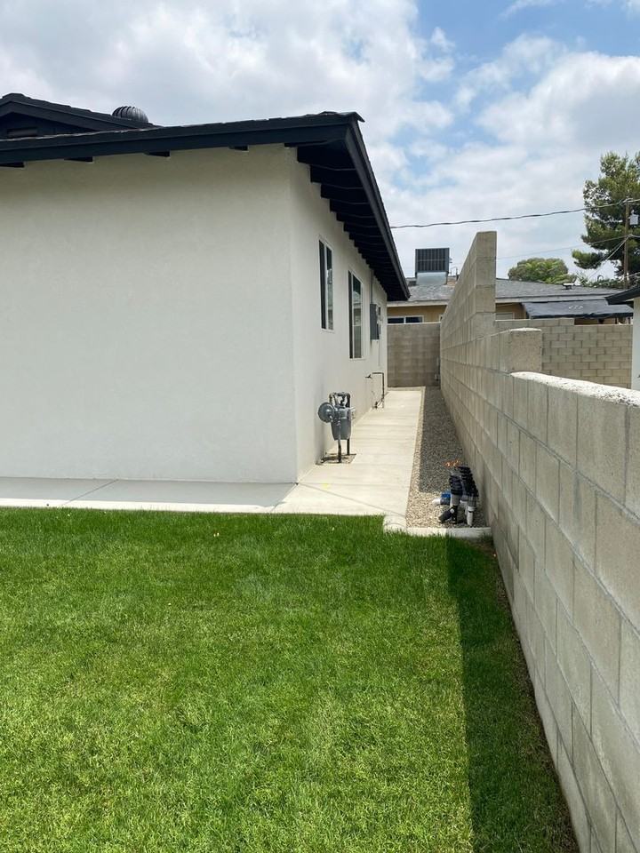 3201 Mesa Dr - Photo 7 of 10