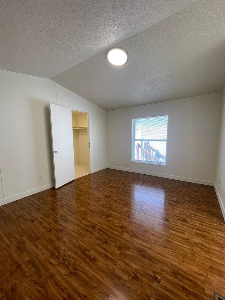 333 N Meldrum St #1 - Photo 7 of 22