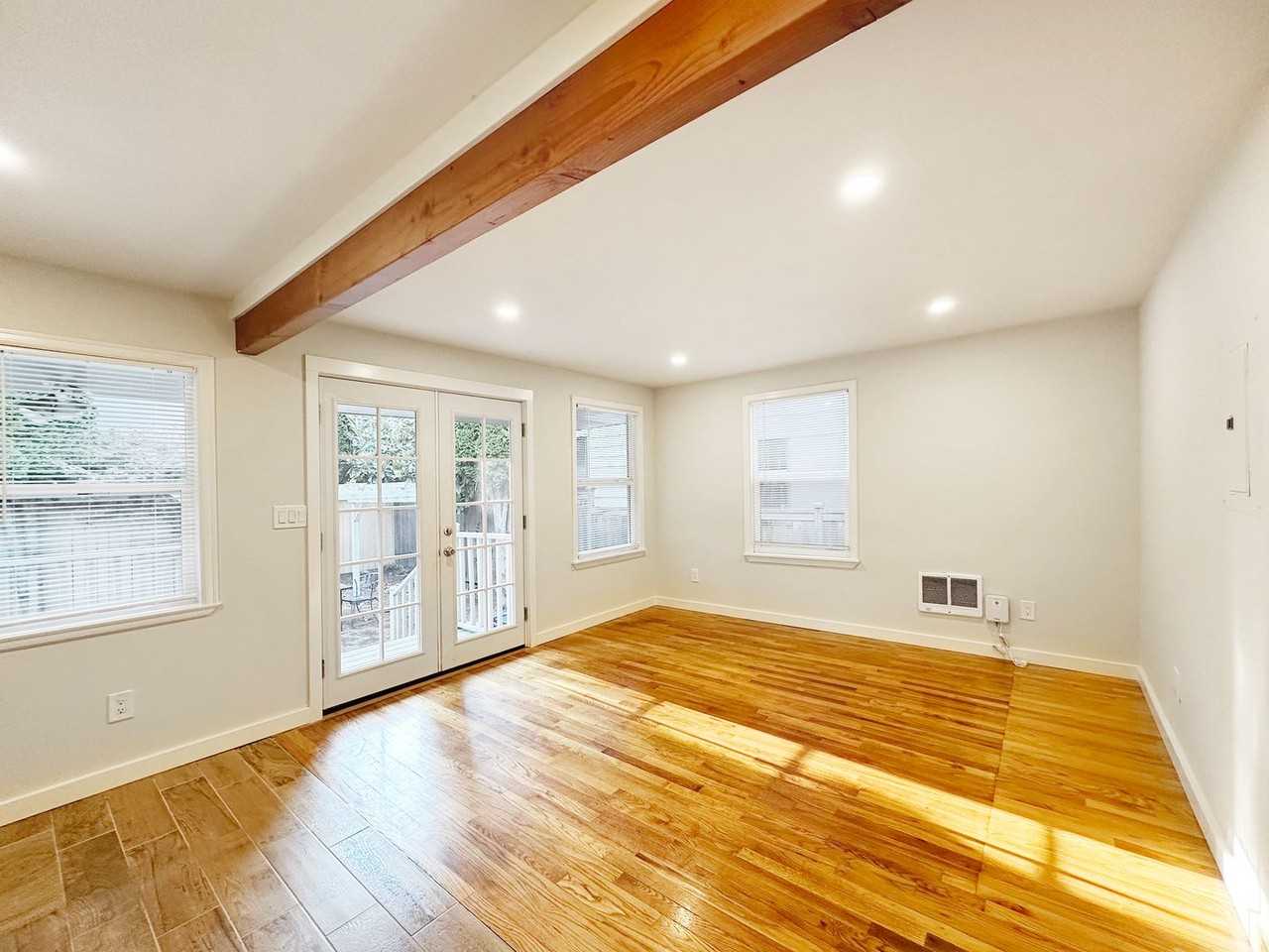 1111 34th Ave - Photo 5 of 17