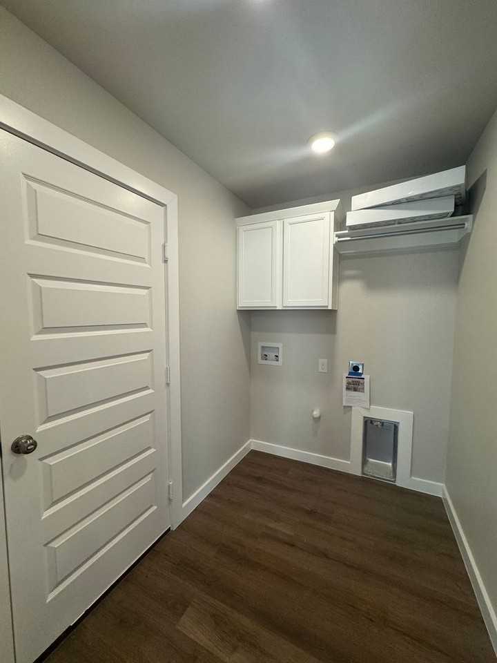 6508 Lewisville Ln - Photo 3 of 14