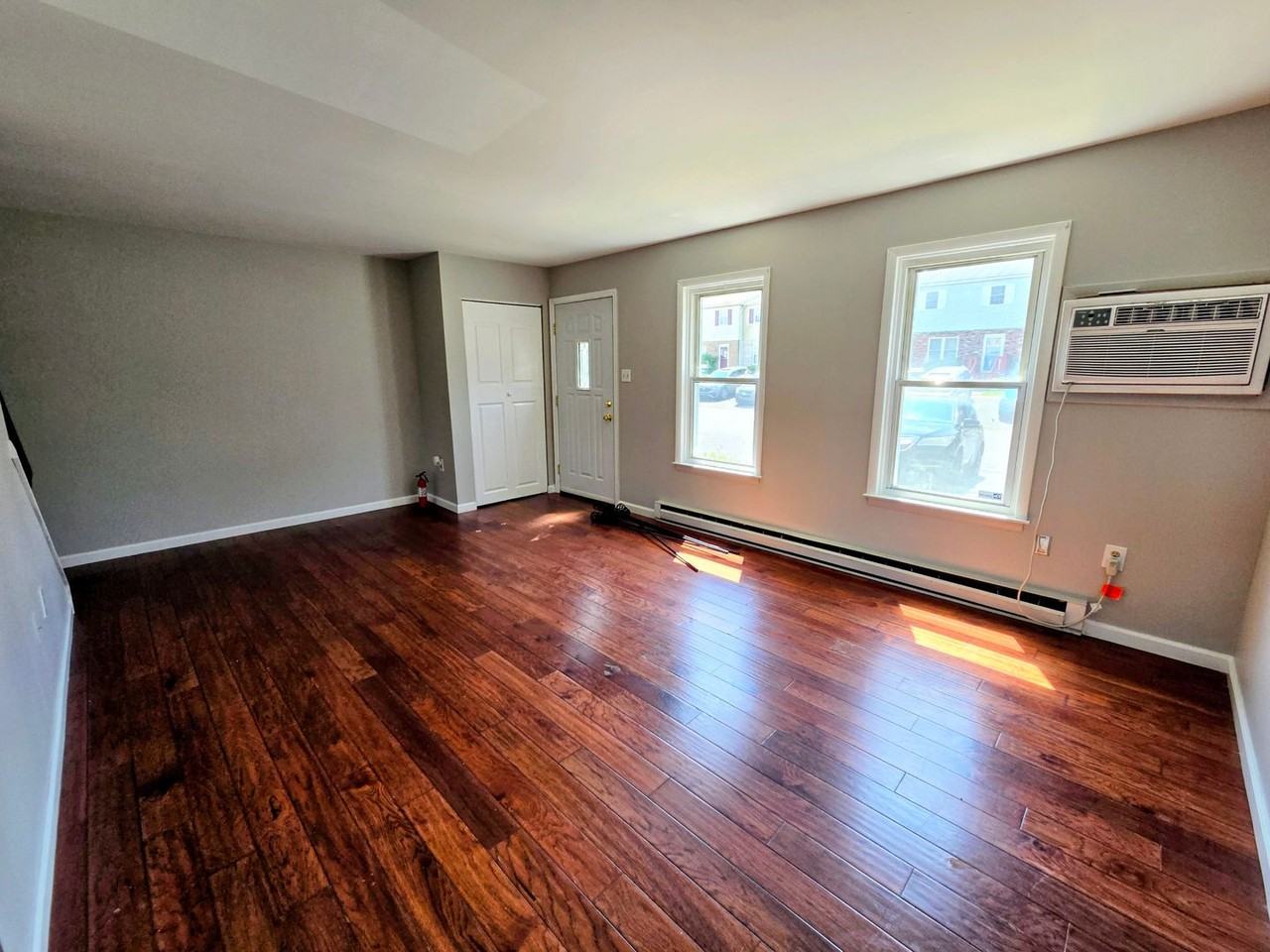 5657 Wood Ln - Photo 2 of 23