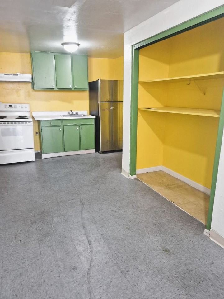 1811 27th Ave - Photo 2 of 14