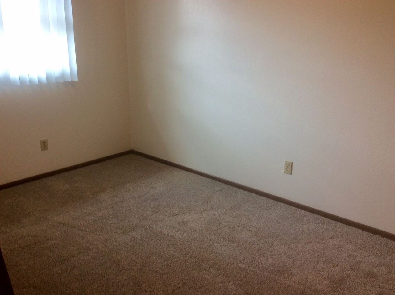 Silvergate Townhomes - Photo 7 of 23