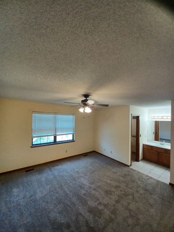 6308 Sw 27th St - Photo 3 of 26