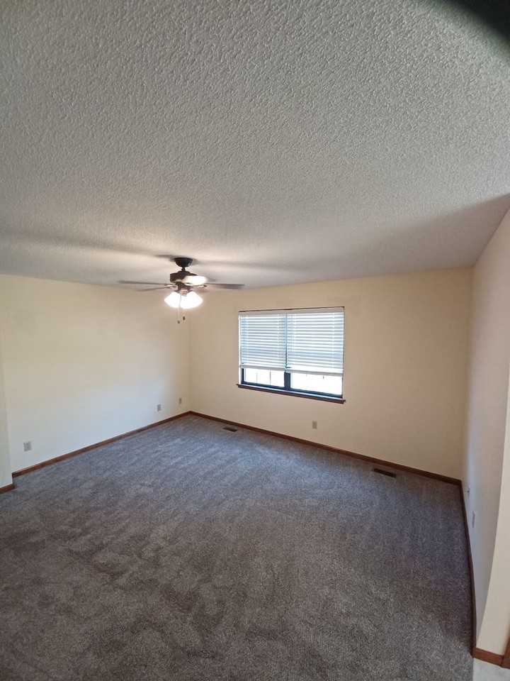 6308 Sw 27th St - Photo 4 of 26