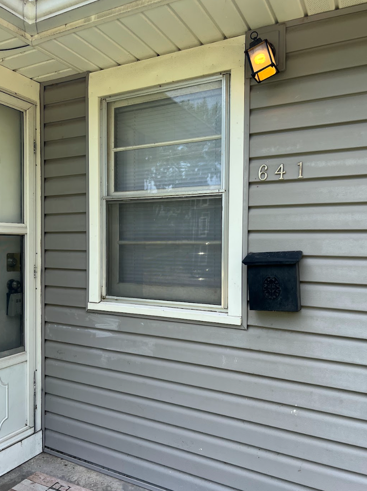 641 Sw Oakley Ave - Photo 3 of 17