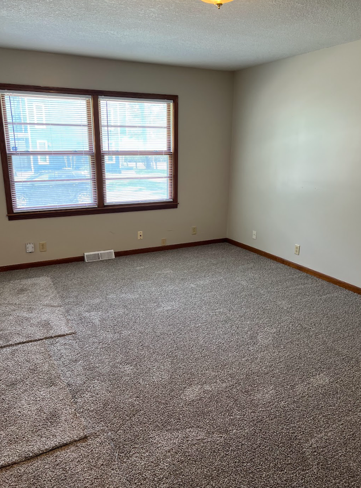 641 Sw Oakley Ave - Photo 7 of 17