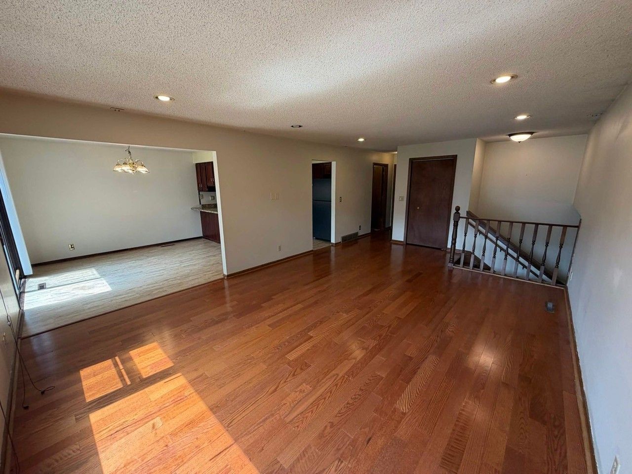 3303 Eddy Ln - Photo 2 of 21