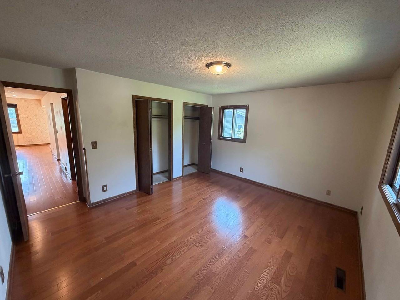 3303 Eddy Ln - Photo 7 of 21