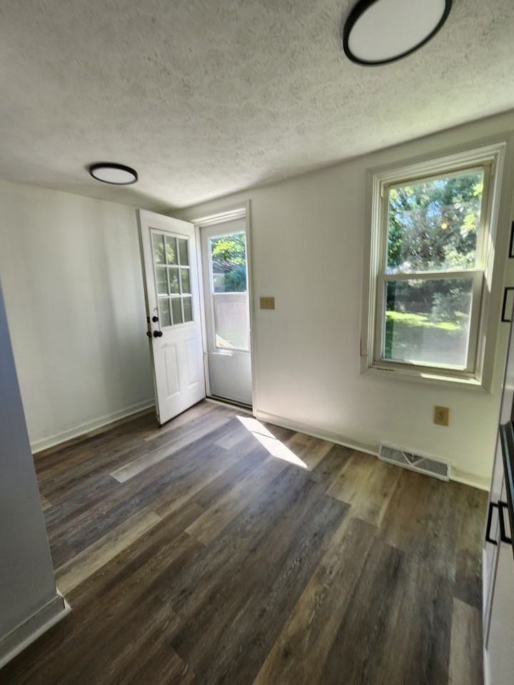 16 Palmetto Ave - Photo 3 of 25