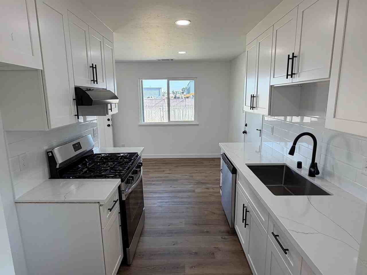 609 North Ave - Photo 3 of 15