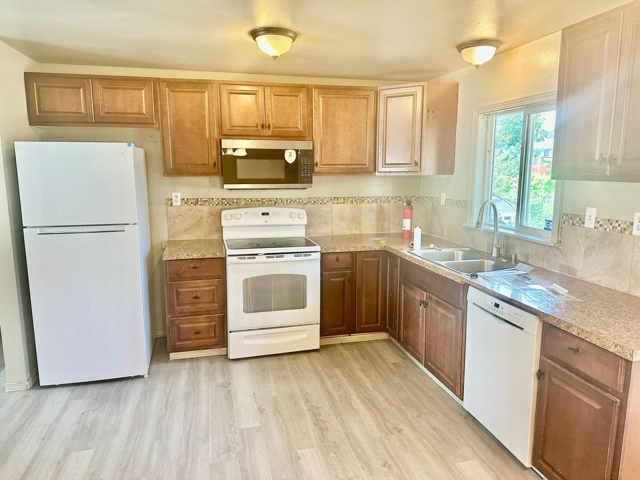 3315 E Garnet Ave - Photo 5 of 17