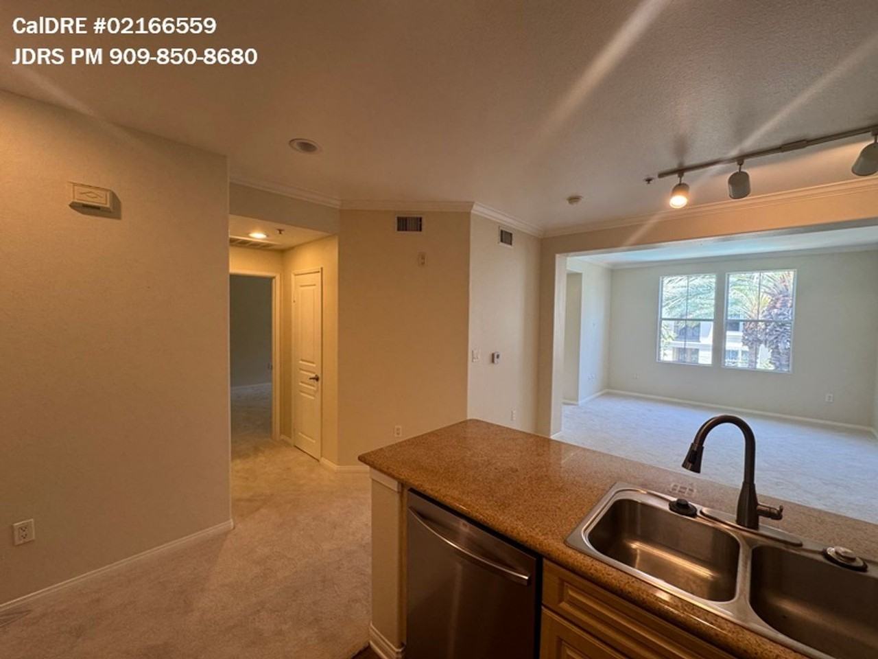 3458 Watermarke Pl - Photo 5 of 28