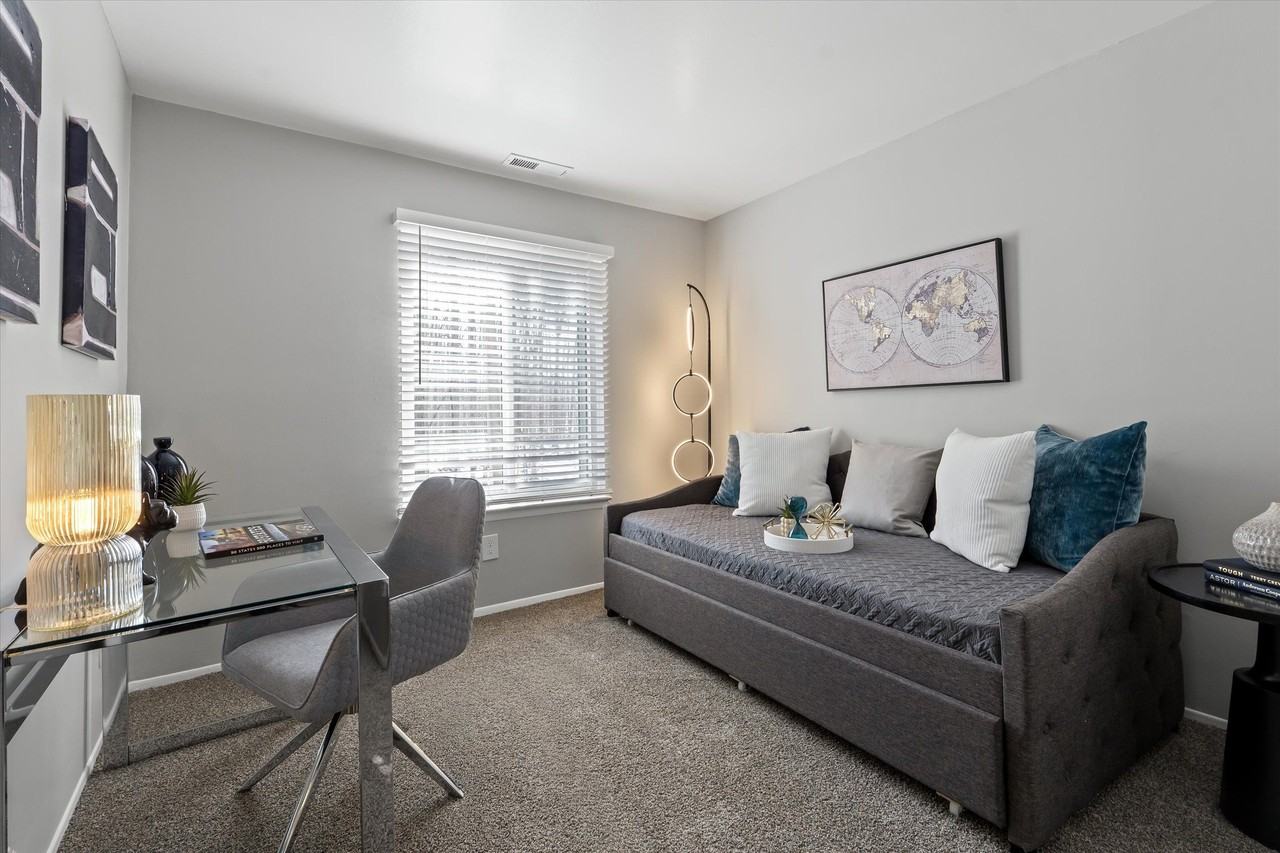 Newport Woods Apartments - Photo 7 of 31