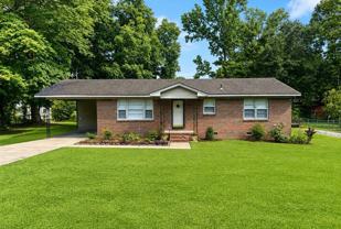 407 Pecan Ave - Photo 1 of 1