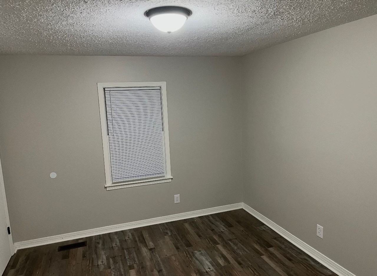 407 Pecan Ave - Photo 3 of 14