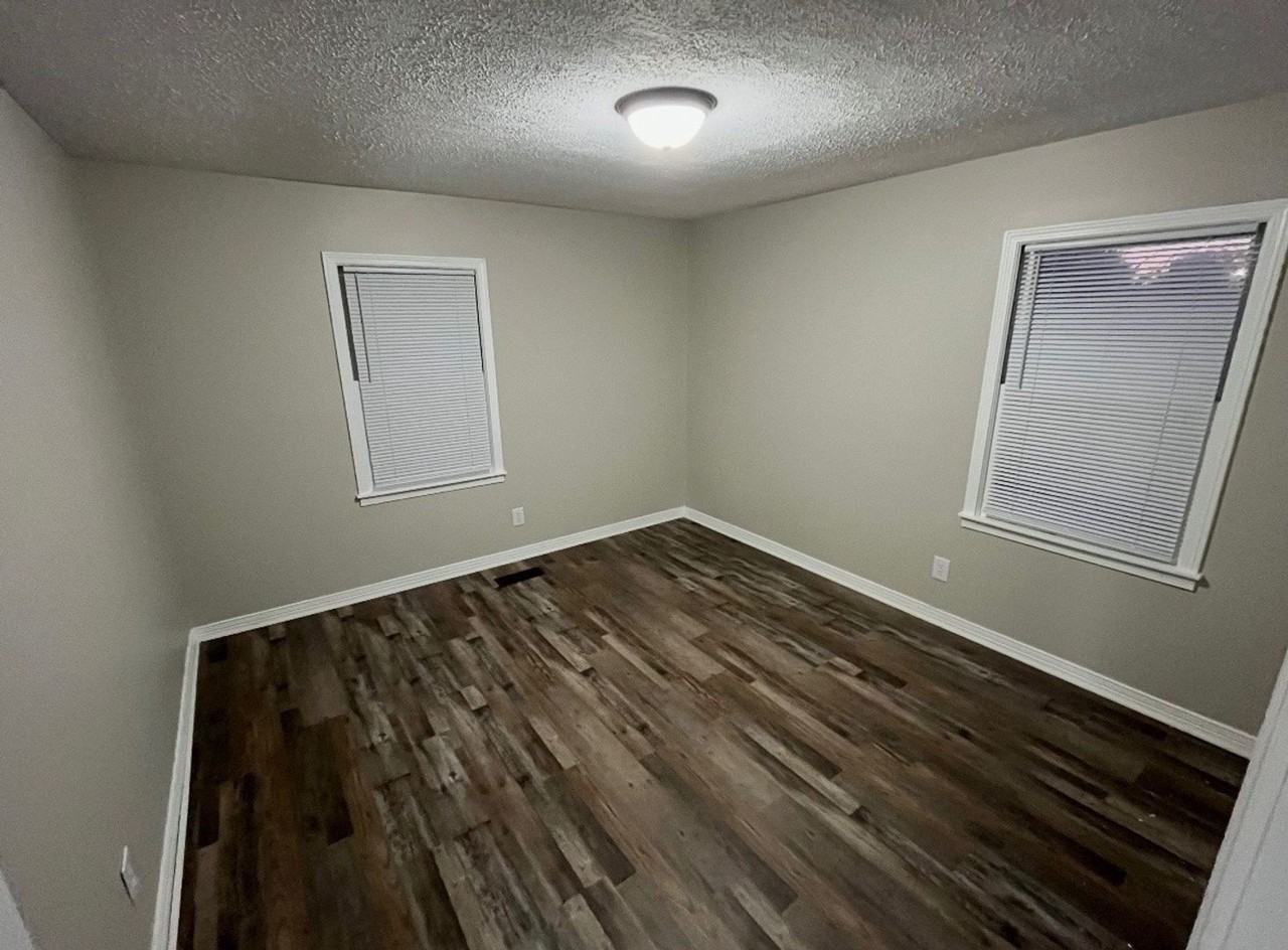 407 Pecan Ave - Photo 4 of 14