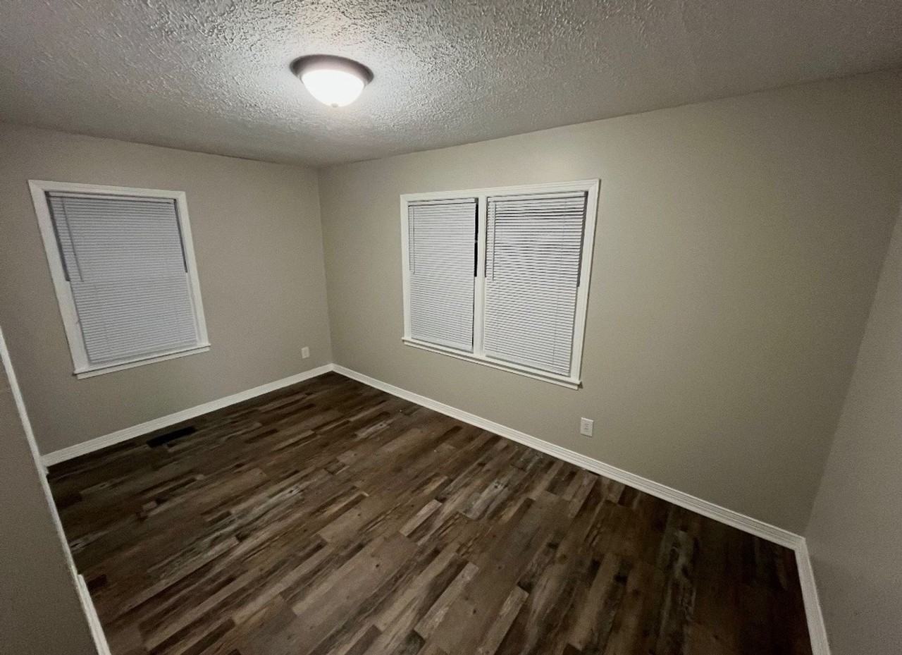 407 Pecan Ave - Photo 5 of 14