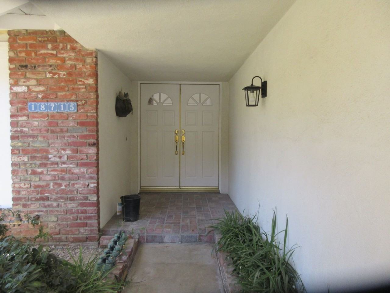 18715 Braemore Rd - Photo 2 of 31