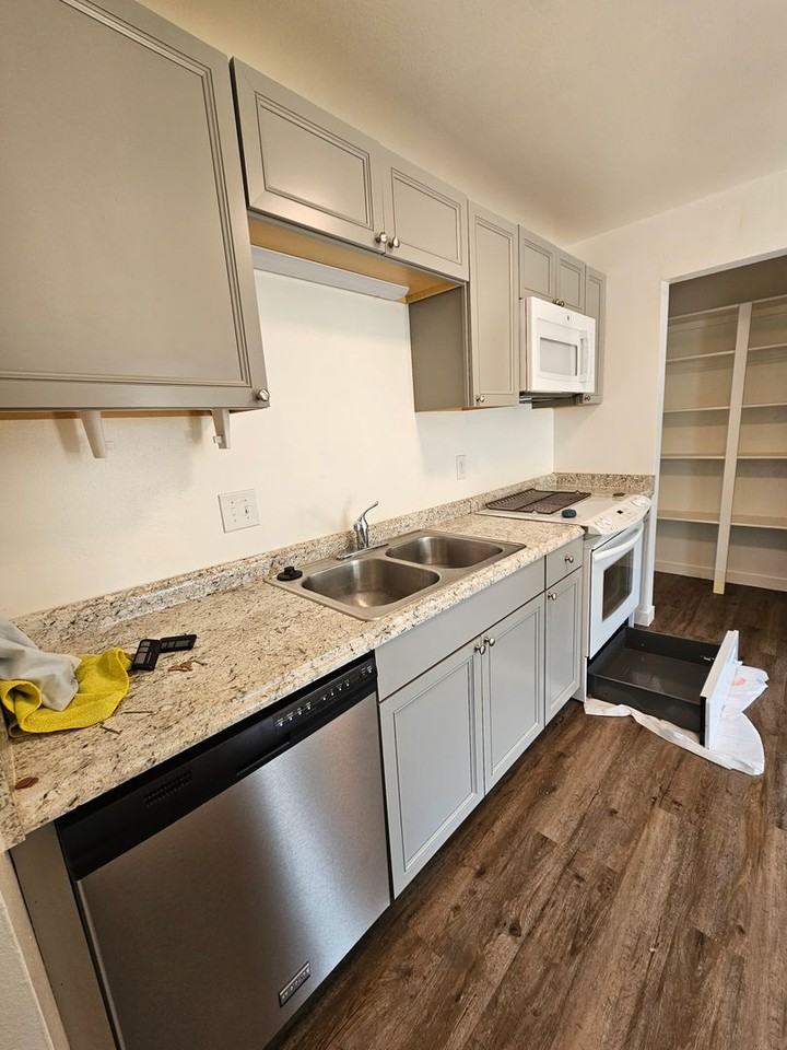 2311 W 4130 S - Photo 6 of 21