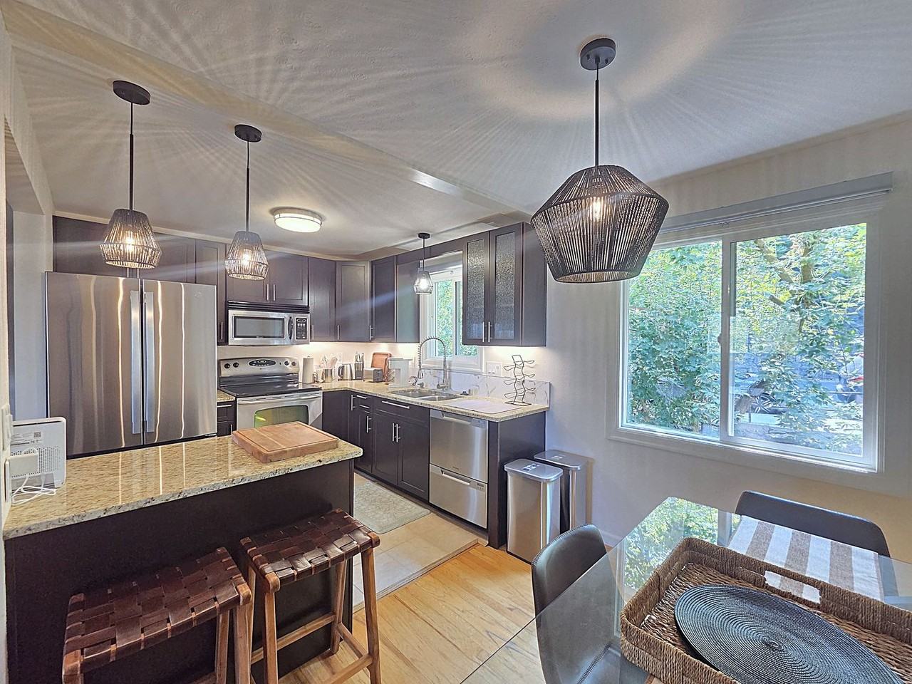 202 E Rockwood Blvd #2 - Photo 6 of 29