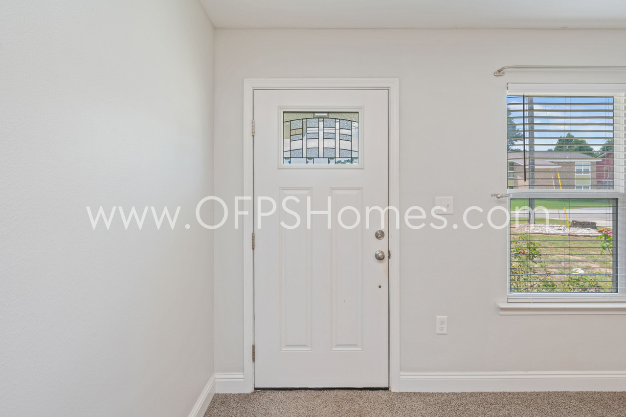 824 Valley Rd - Photo 4 of 32