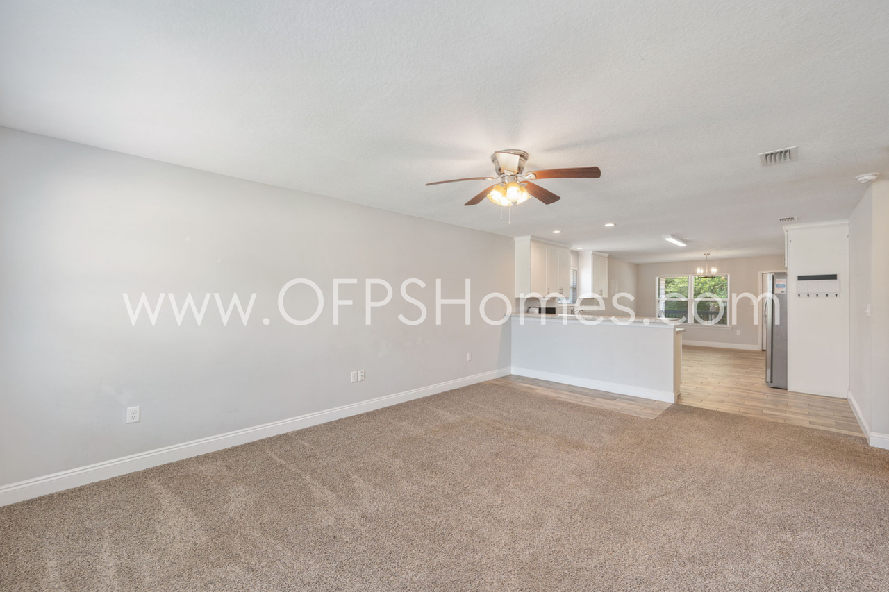 824 Valley Rd - Photo 5 of 32