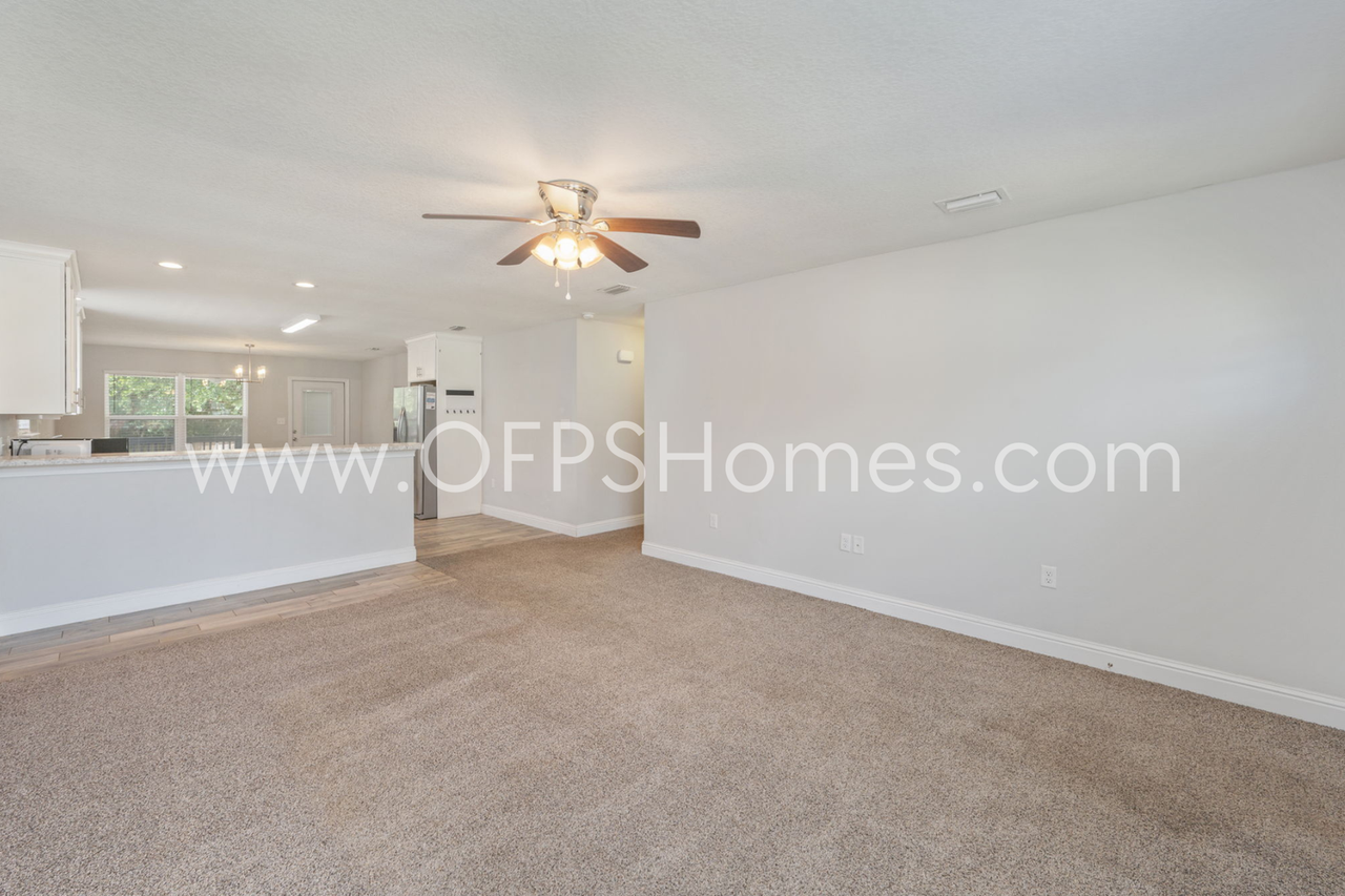 824 Valley Rd - Photo 6 of 32