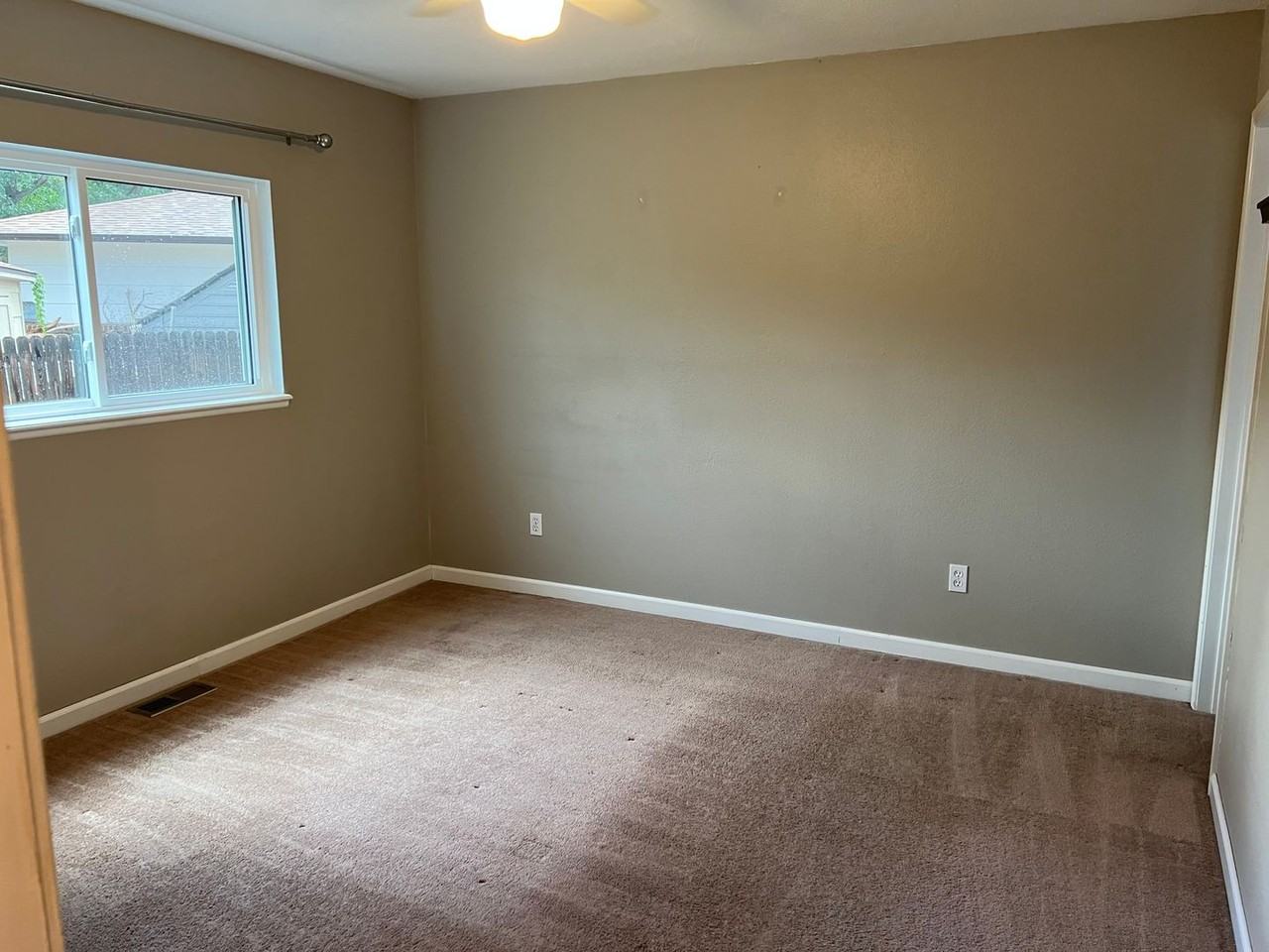 2501 Charolais Dr - Photo 5 of 16