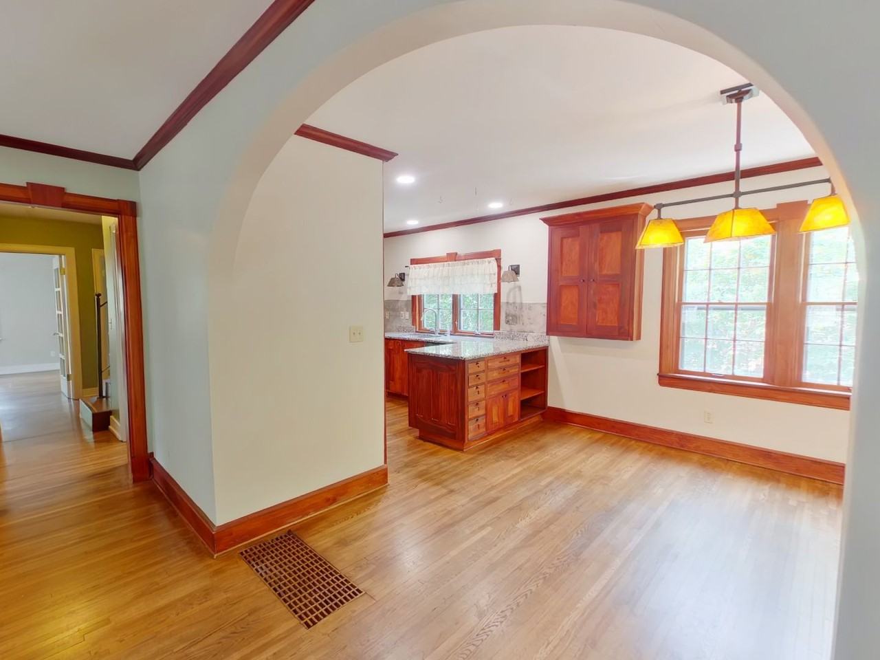 3431 E Pine St - Photo 3 of 15