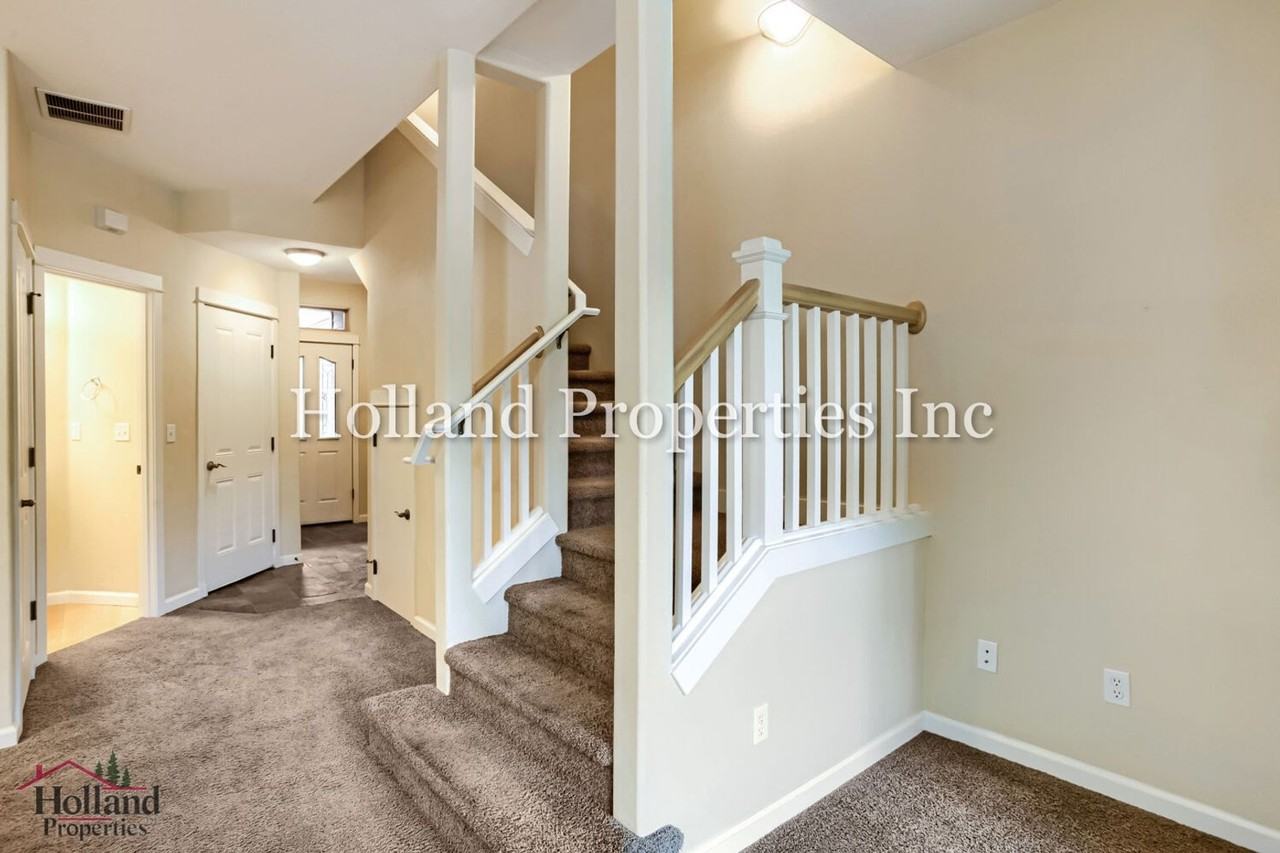 4949 Sw 141st Ave - Photo 5 of 29