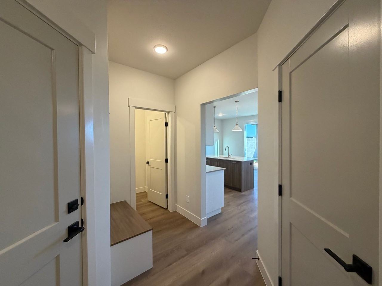 614 614 E Hemsworth Ln - Photo 3 of 38